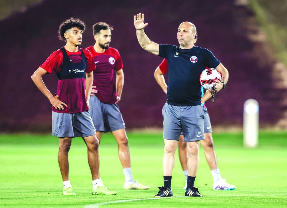 وسيفتتح البلد المضيف قطر مباراة أمام الإمارات يوم الأربعاء