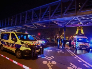 1 killed, 2 injured in attack in Central Paris