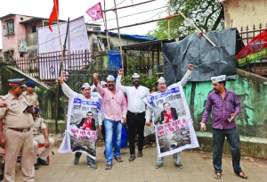 India’s opposition parties protest against Adani’s slum overhaul plan