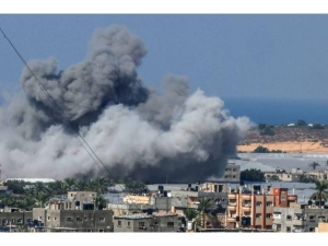 Airstrikes, artillery shelling on Gaza leave dozens of martyrs, injuries