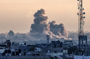 Fierce fighting in Gaza as war hits 100 days