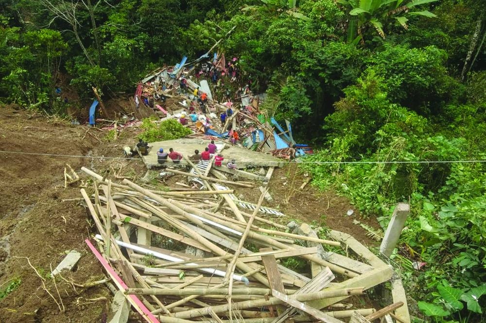 19 Dead And Two Missing After Indonesia Landslide - Worldnews.com