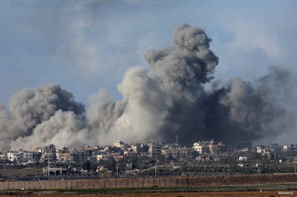 12 martyred, dozens injured in Israeli airstrikes targeting Khan Younis, Rafah