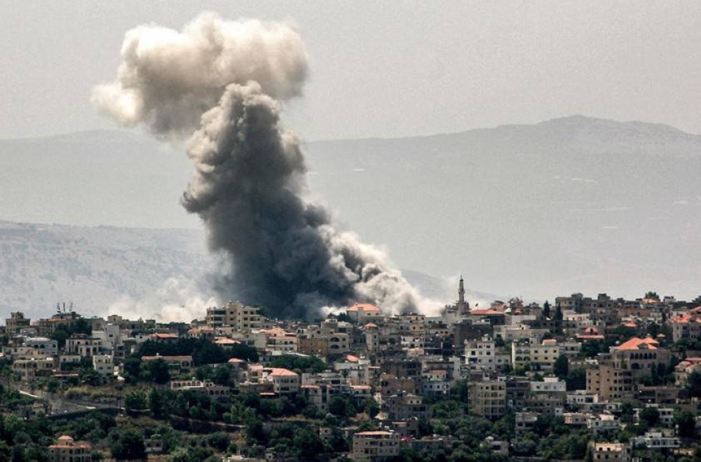 Israeli entity continues its bombing of towns, villages of Southern Lebanon