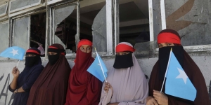 Somalia police confiscate and burn face veils