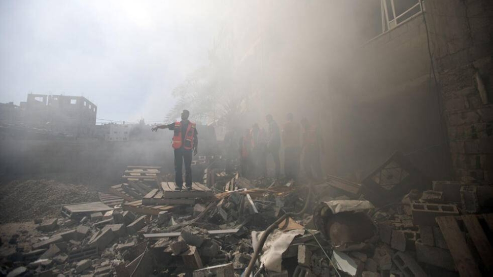 Six Palestinians martyred in Israeli bombing of civilian neighborhood