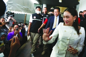 Shinawatra endorsed by king as new Thai PM