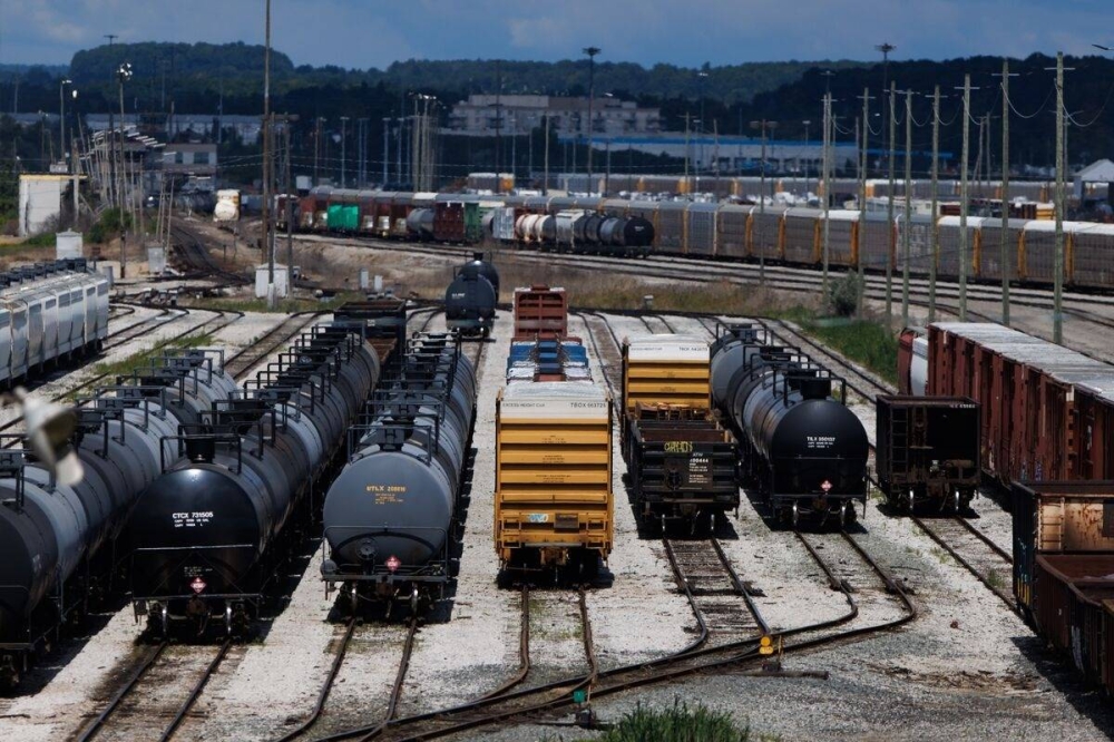 Canada’s freight rail network shut down as labour deals fail