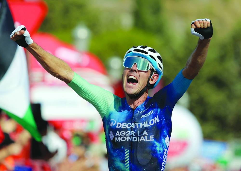 Impressive O’Connor wins Vuelta stage six to take red jersey from Roglic