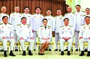 Thailand swears in Shinawatra heiress as youngest premier