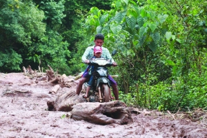 Volunteers rush to help as Myanmar flood toll surges