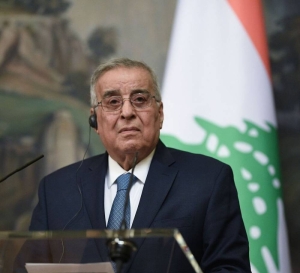 Lebanese FM warns of escalation risks in phone call with EU official