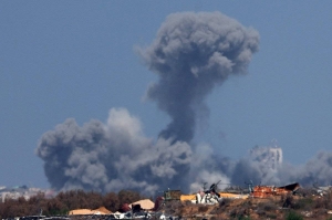 3 Palestinians martyred in new Israeli strikes on Gaza