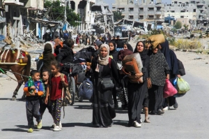 Israeli assault sends terrified Palestinians fleeing north Gaza