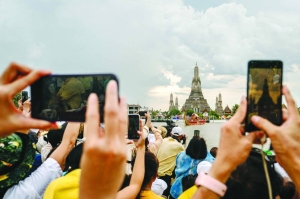 Thousands turn out for rare Thai royal barge pageantry