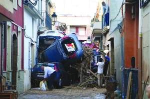 Spain flood death toll hits 205, some areas still cut off