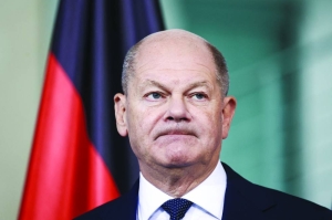 Scholz to take confidence vote as coalition in crisis talks