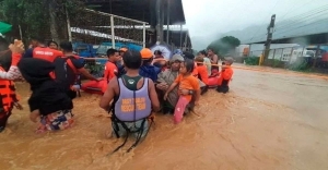 Typhoon Man-yi strikes Philippines, causing widespread destruction and displacing thousands