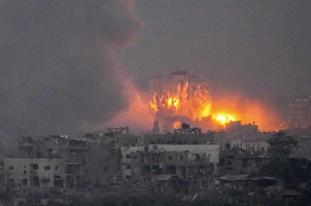 IOF continues bombing across Gaza, murders 14 Palestinian civilians