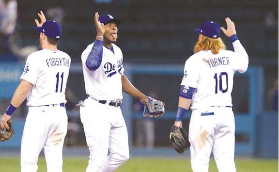 Justin Turner Walk-Off Home Run Gives Dodgers 2-0 NLCS Lead Over Cubs