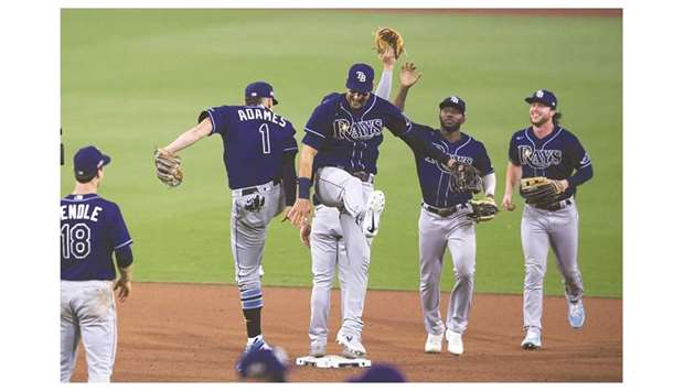 Los Angeles Dodgers Grab 2-1 Lead Over Tampa Bay Rays in