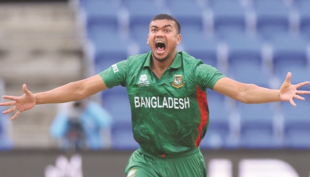 Bangladeshu2019s Taskin Ahmed appeals against Netherlandsu2019 Max Ou2019Dowd during the ICC Twenty20 World Cup 2022 match at the Bellerive Oval in Hobart yesterday. (AFP)