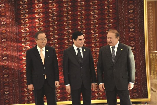 Pakistani Prime Minister Mohamed Nawaz Sharif met yesterday with president of Turkmenistan Gurbanguly Berdimuhamedow. During the meeting, they discussed regional and international developments and ways of boosting relations between the two countries, and matters relating to the joint gas pipeline project between Turkmenistan, Afghanistan, Pakistan and India, reported the Associated Press of Pakistan.  Prime Minister Sharif is in Turkmenistan capital Ashgabat to attend the Global Sustainable Transport Conference.