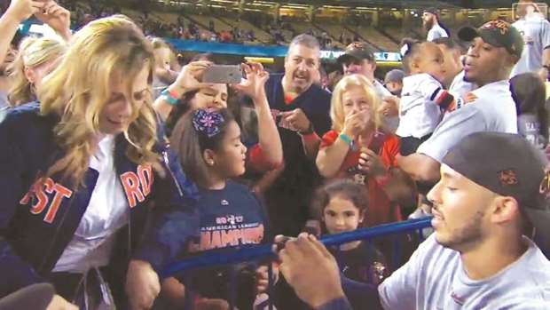 Houston Astros' Carlos Correa Proposes to Girlfriend After World