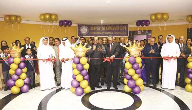 Dignitaries and officials at the schoolu2019s inauguration.