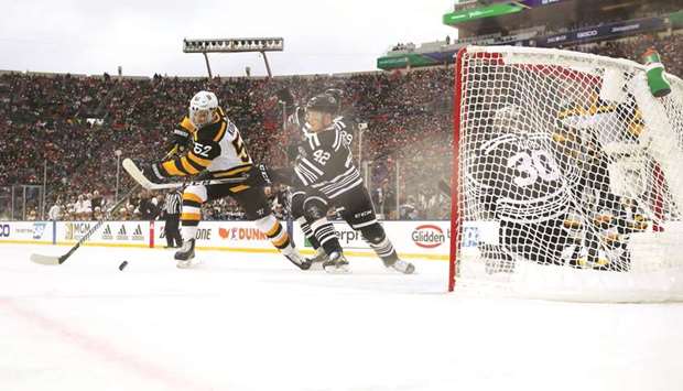 Bruins defeat Blackhawks in NHL Winter Classic