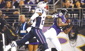 Torrey Smith relies on Ravens to handle grief, defeat Patriots 