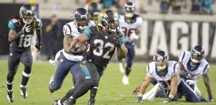 Jacksonville Jaguars running back Maurice Jones-Drew (32) rests