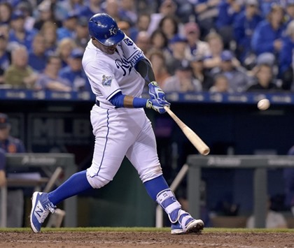 Royals' Salvador Perez hits rare triple in win over Toronto