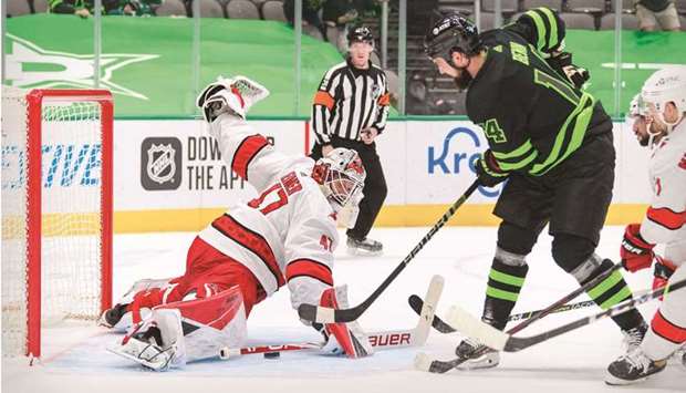 Robertson's hat trick leads Stars to 4-3 OT win over Jets