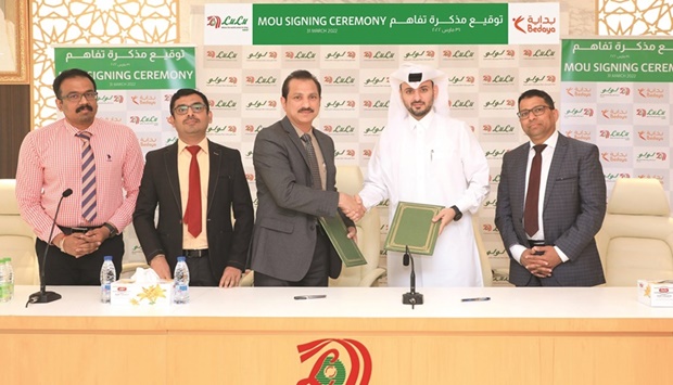 Bedaya Centre and LuLu Hypermarket officials during the MoU signing ceremony.