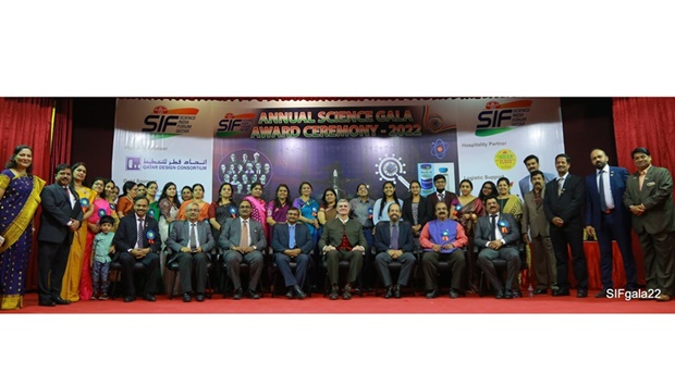 Science India Forum - Qatar (SIFQ), held its annual science gala and award ceremony at Birla Public School auditorium recently. The event was the culmination of year-long activities conducted by SIF during 2021 and the winners of various competitions, guide teachers, trainers and evaluators were felicitated.