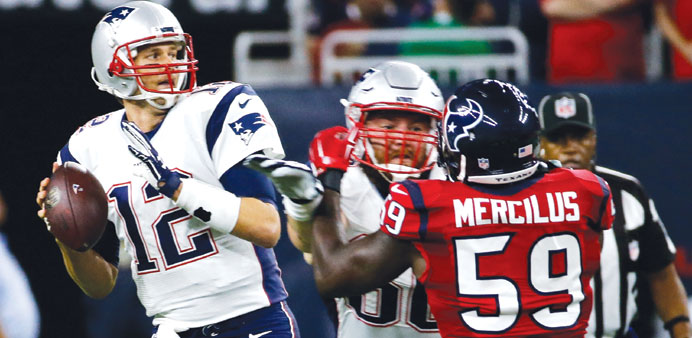 Patriots Clinch Playoff Spot With 27-6 Win Over Texans