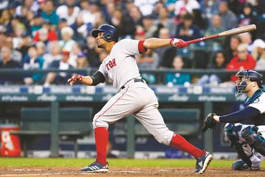 Betts homer lifts Red Sox past Mariners in ninth, 2-1