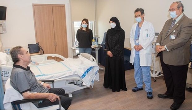 Minister of Public Health HE Dr. Hanan Mohamed Al Kuwari visits Qataru2019s second lung transplant recipient who is recovering from the lifesaving procedure at Hamad Medical Corporationu2019s Hamad General Hospital.