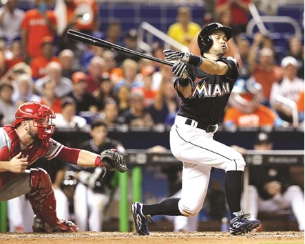 Ichiro Notches First MLB Hit 