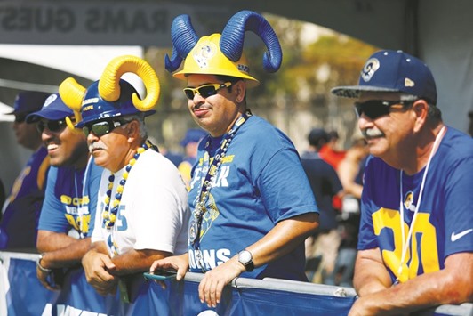 La rams hard hot sale hat with horns