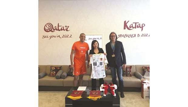 David Trezeguet, Wen Xiaoting and Massimiliano Montanari at the signing of the agreement.