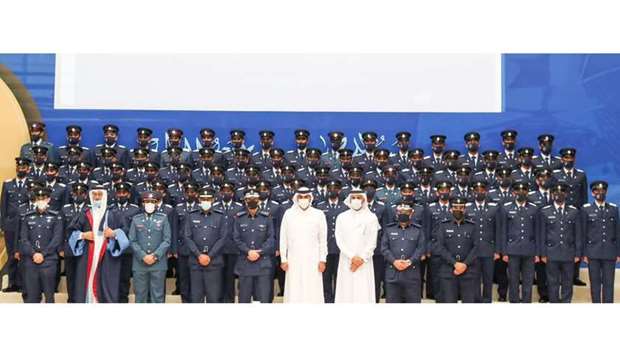 Prime Minister attends graduation of 6th qualifying course for officer candidatesrnrn