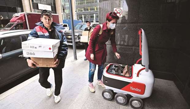 yandex delivery robot