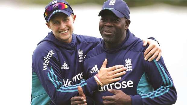 England bowling coach Ottis Gibson (right), seen here with captain Joe Root, is set to leave his position to become head coach of South Africa.