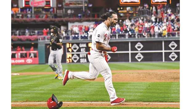 Scott Kingery's walk-off HR lifts Phillies over Braves for 4th