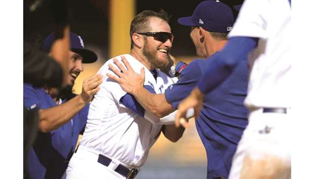 Pederson homers twice to lead Dodgers over Padres, 7-6