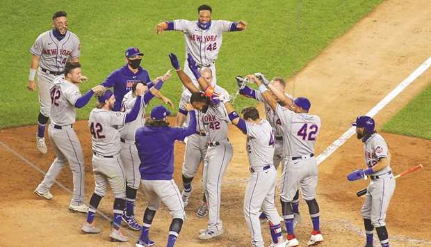 Amed Rosario's walk-off homer propels Mets to sweep of Yankees