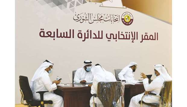 The headquarters of the constituencies have seen a considerable turnout of Qatari citizens to submit their grievances and objections on the preliminary lists of eligible voters for the upcoming Shura Council elections.