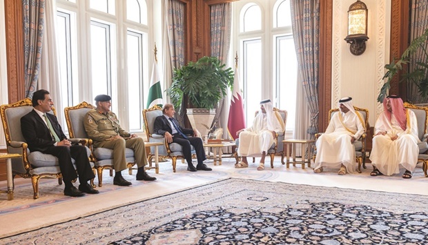 His Highness the Amir Sheikh Tamim bin Hamad al-Thani and Pakistani Prime Minister Shehbaz Sharif held an official talks session at the Amiri Diwan on Wednesday